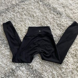 Lululemon Wunder under leggings